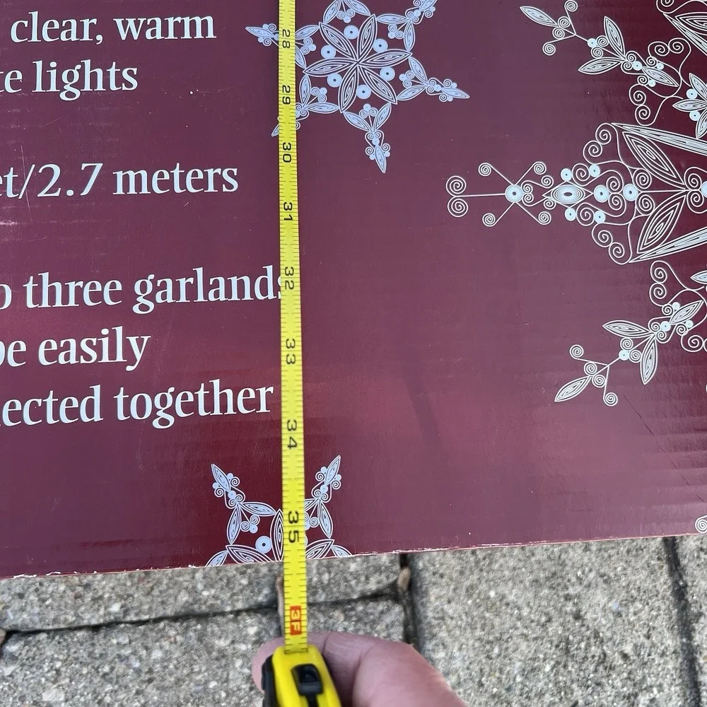 Kirkland 9' Pre-lit LED Greenery Holiday 9 FT Garland - Stunning Piece